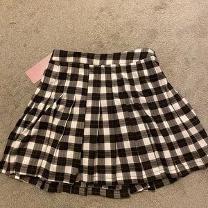 Black and White Pleated Mini Skirt for Casual Work